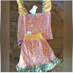 NWT. $80R Relaxx 2-Piece Floral Smocked Top with Flare-Skirty Shorts.  1X